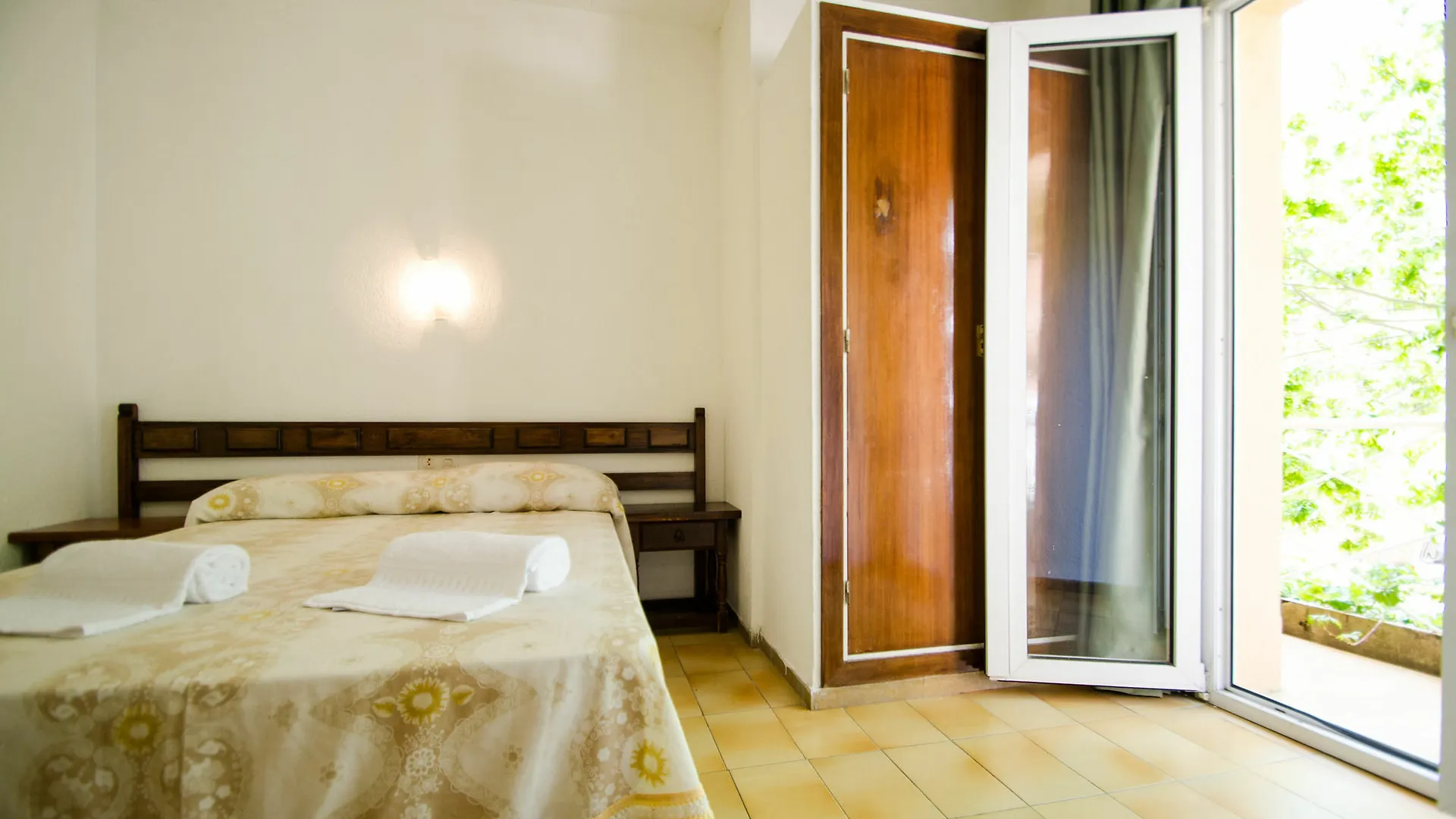 Πανσιόν Hostal Lloret Λορέτ Ντε Μαρ