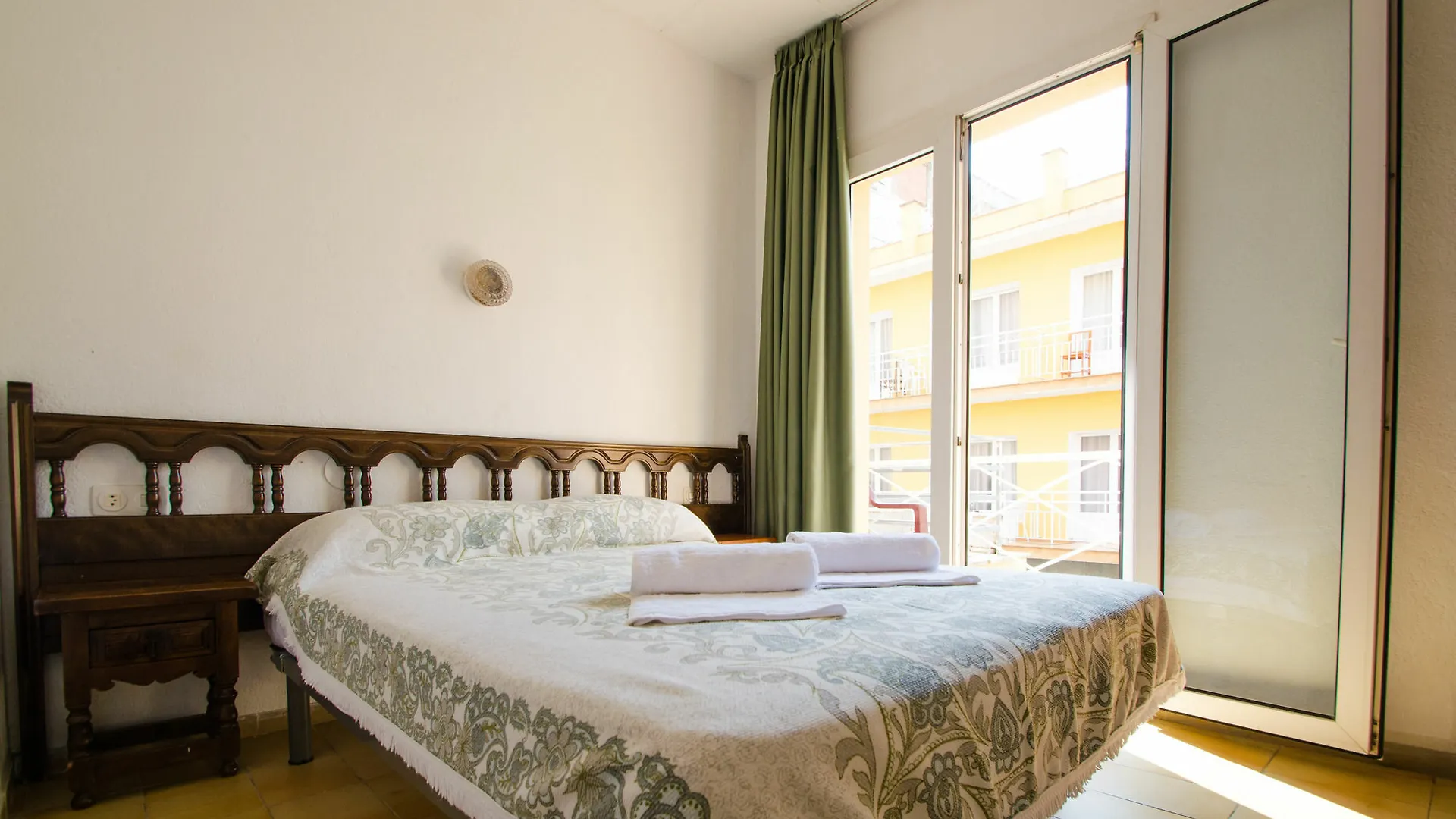 Guest house Hostal Lloret Lloret de Mar